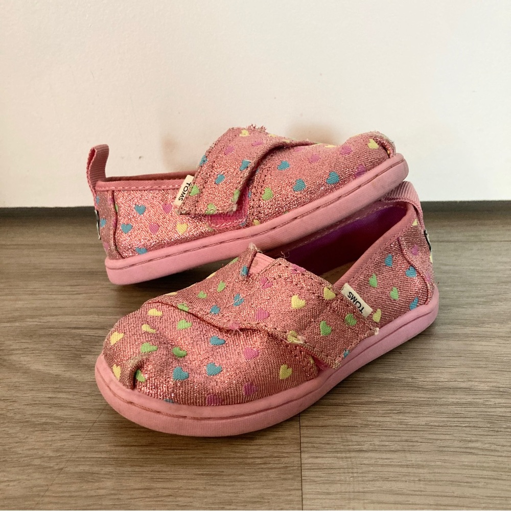 TOMS Tiny Alpargata Glimmer Hearts Shoe 6T